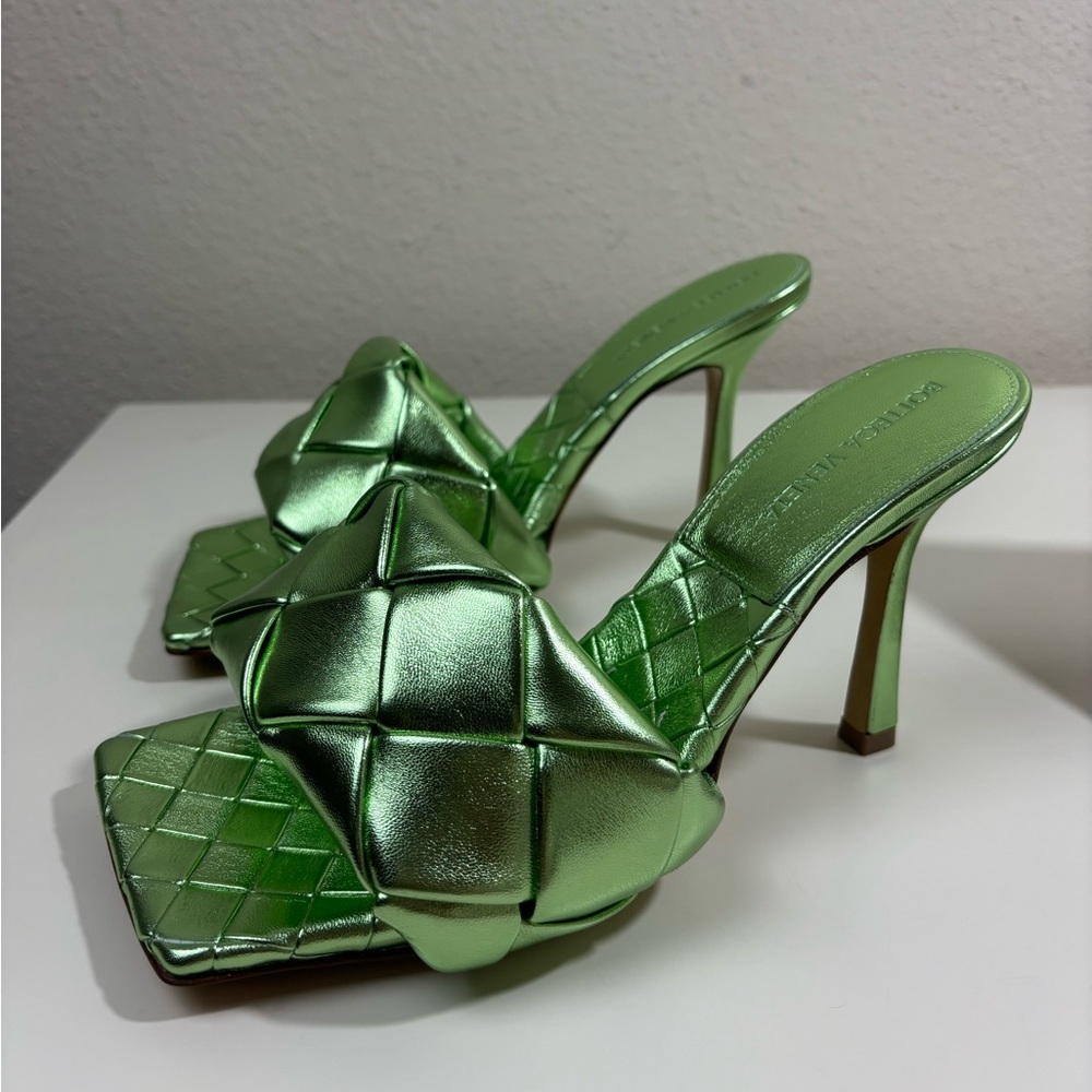 Bottega Veneta Lido Leather Mules Sandals